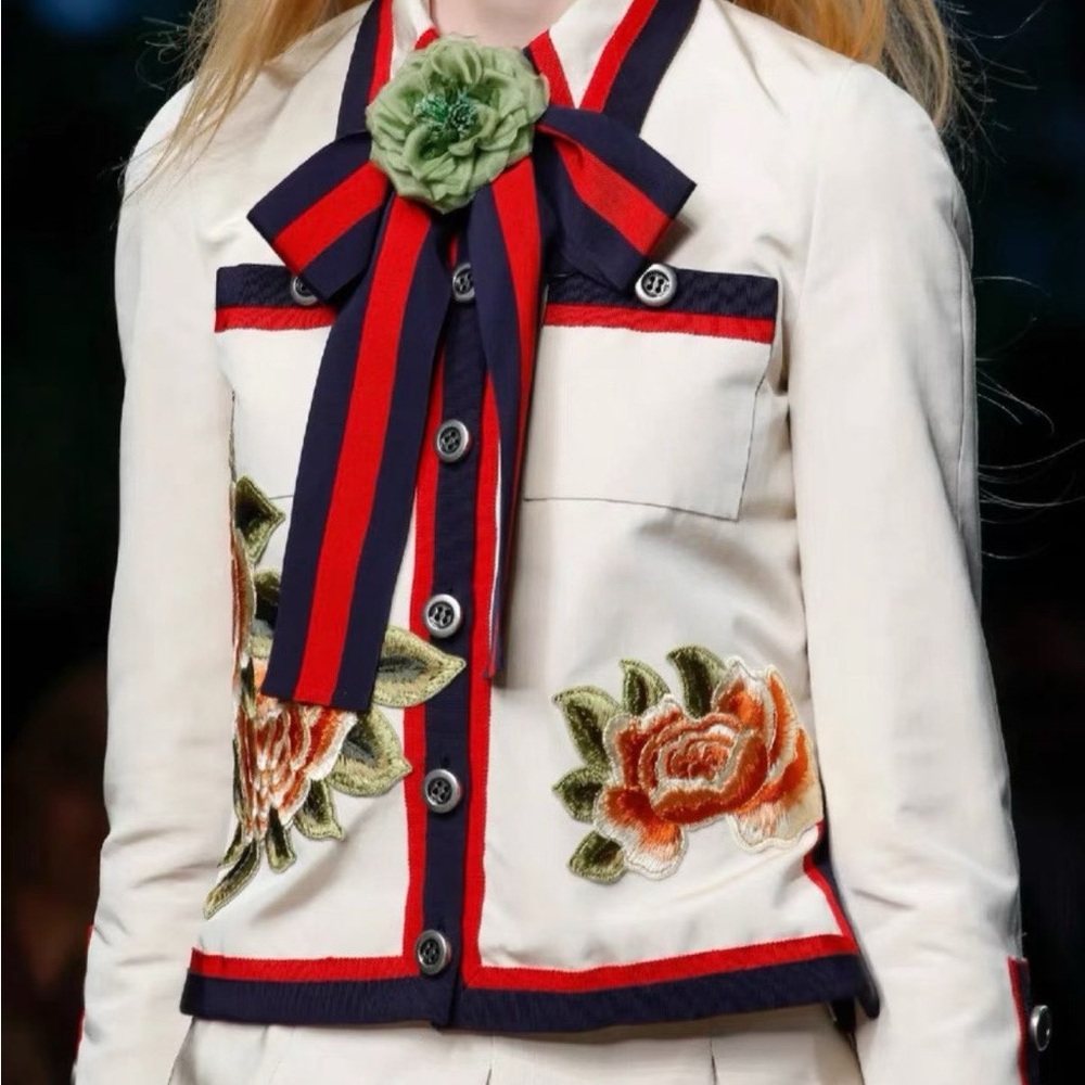 ❌sold❌Authentic Gucci Women's Cream Blazer with Floral Design - Picture 6 of 6
